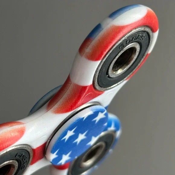 Flag print fidget spinner - Picture 3 of 7